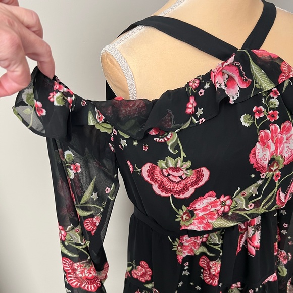 🌟HOST PICK🌟 Beautiful like new floral Express mini dress - Picture 3 of 7